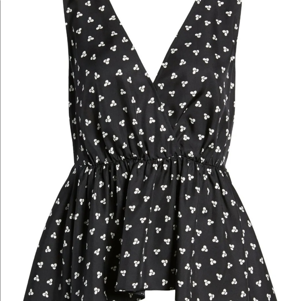 Brand: Lewit
Lewit Sharkbite Hem Silk Tank, Black -White Knot Print, Medium - Picture 2 of 8